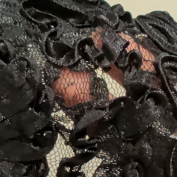 VINTAGE textured lace mesh top - size small - Picture 7 of 7